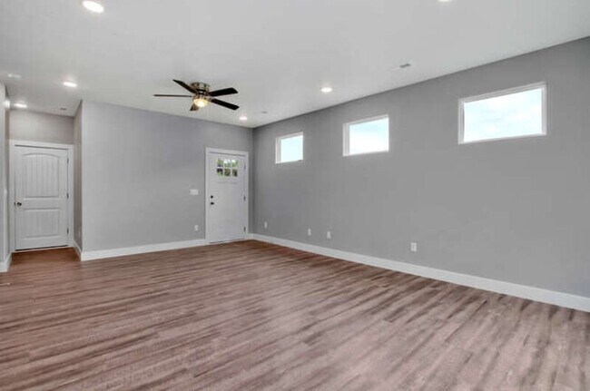 Foto del edificio - 4761 E 45th St N