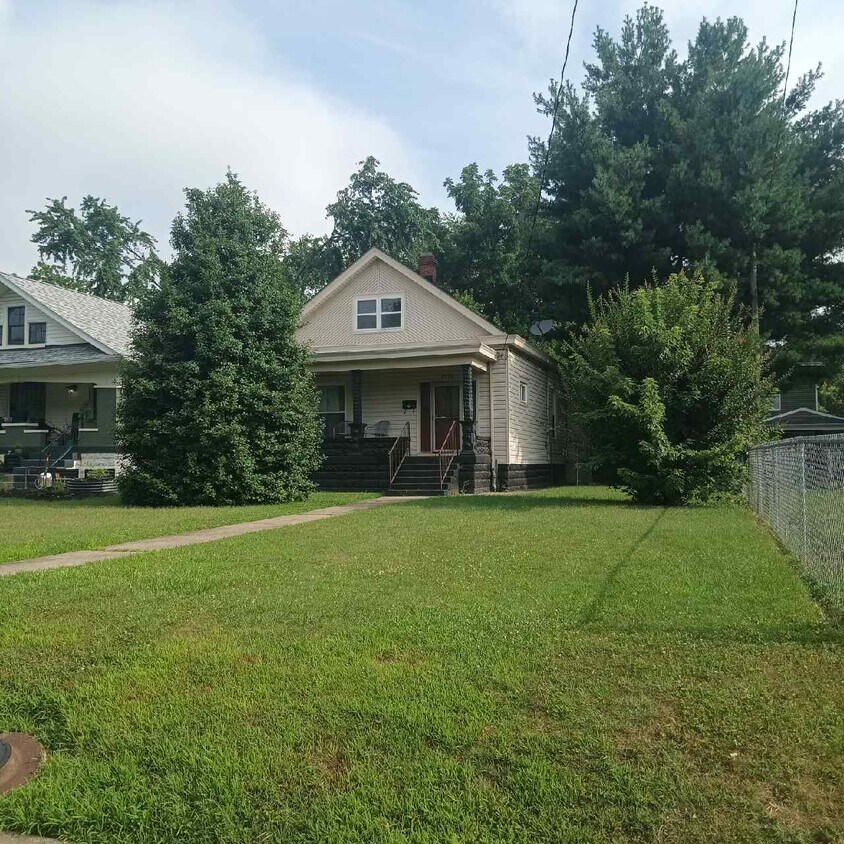 Photo - 3221 Grand Ave (Louisville, KY)