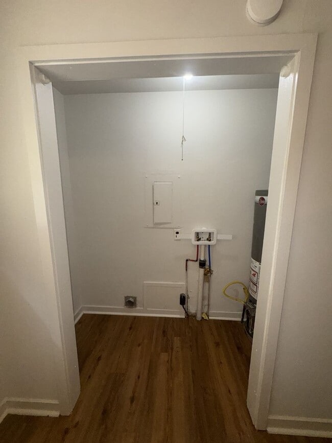 Foto del edificio - 4049 Norwood Dr