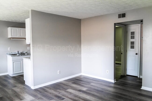 Building Photo - 129 Hillcrest Dr