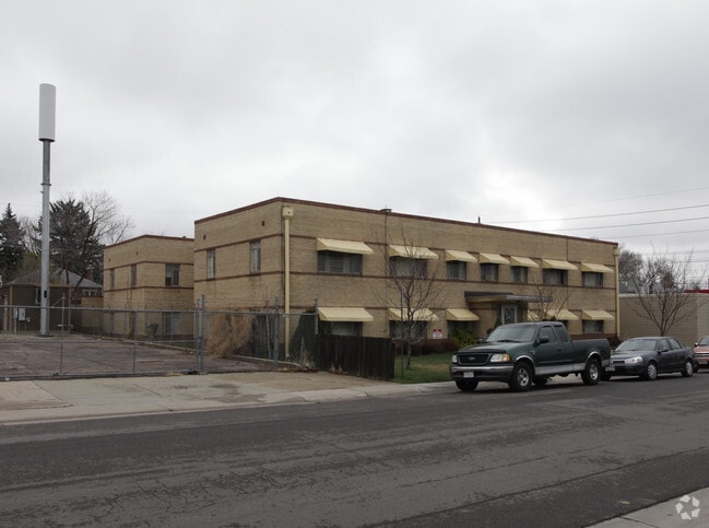 Building Photo - 1422 Leyden