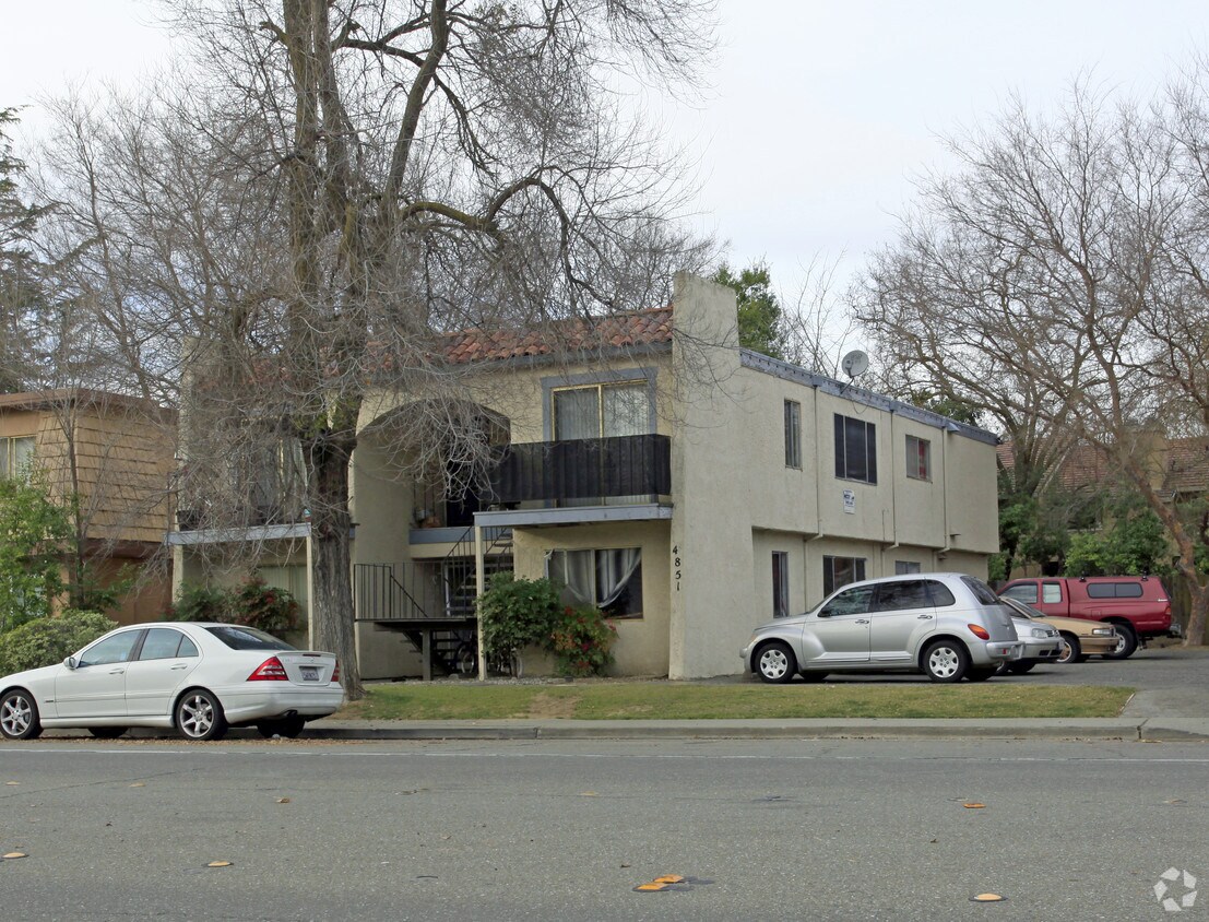 Primary Photo - 4851 Cowell Blvd