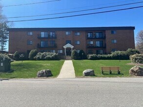Building Photo - 181 Littleton Rd