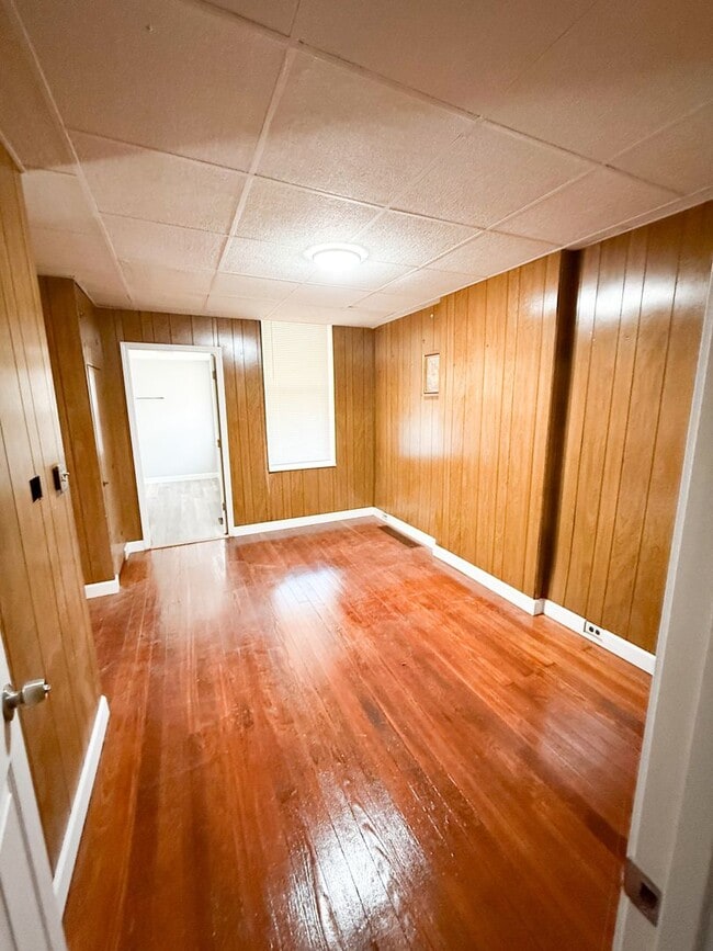 Building Photo - 2bed 1bath New Remodel!!!