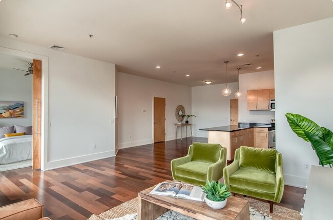 Building Photo - 2201 8th Ave S