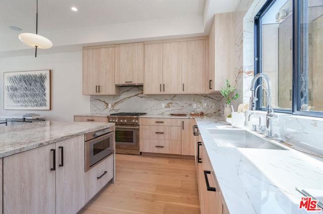 Foto del edificio - 1859 Barry Ave