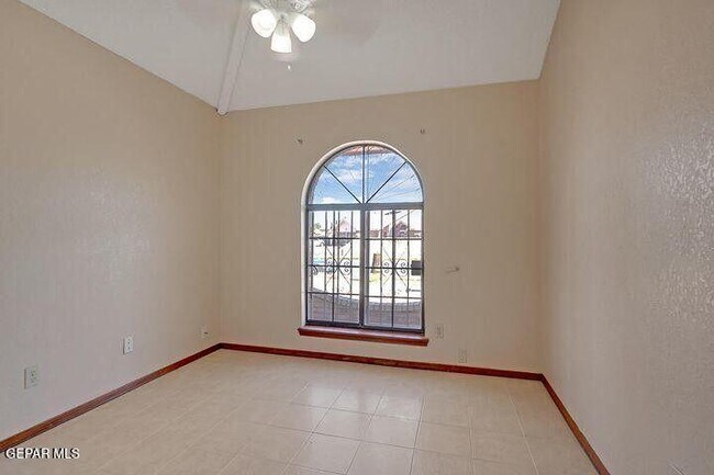 Foto del edificio - 1747 Leroy Bonse Dr