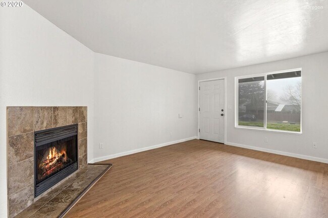 Building Photo - 29629 SW Serenity Way