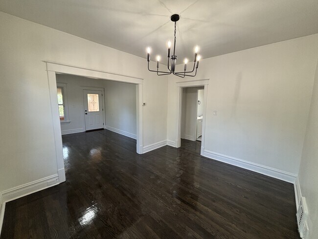 Building Photo - 395 Porter St