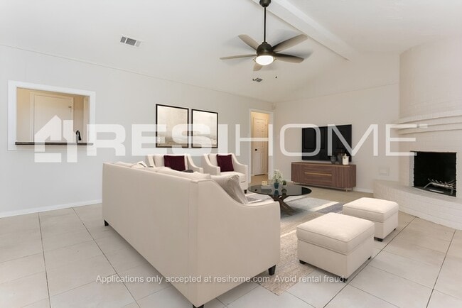 Building Photo - 7955 Dawnridge Dr