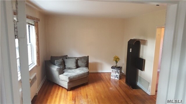 Foto del edificio - 133-22 Laurelton Pkwy