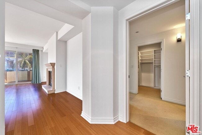 Building Photo - 2230 S Bentley Ave