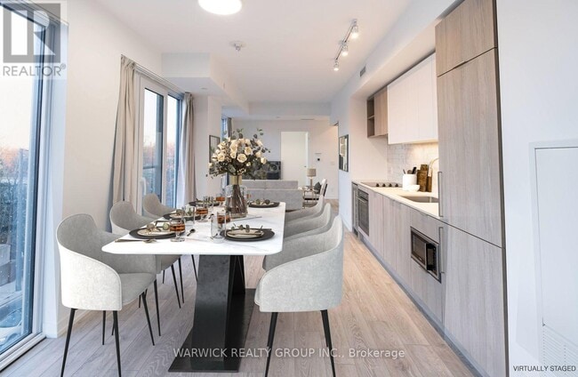 Photo du bâtiment - 2020 Bathurst St