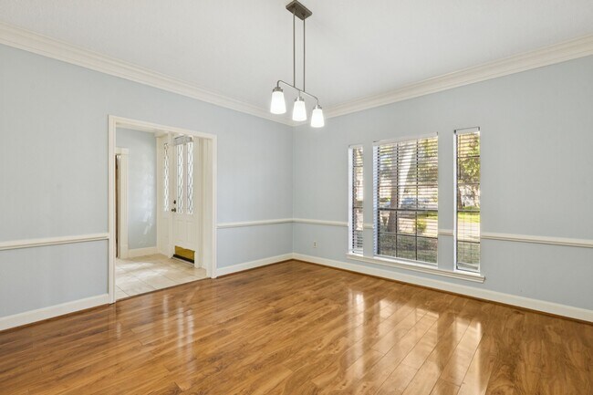 Building Photo - 14819 Walbrook Dr