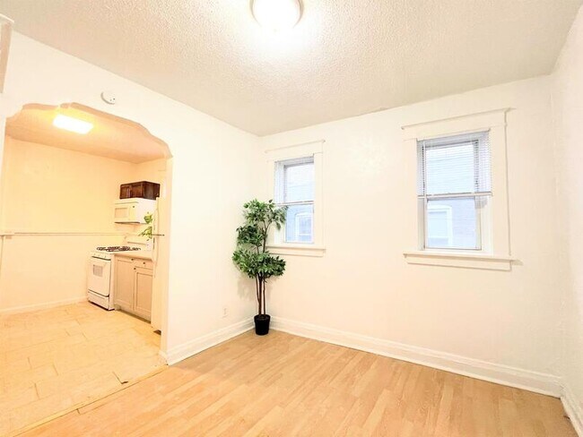 Foto del edificio - 2747 Pestalozzi St