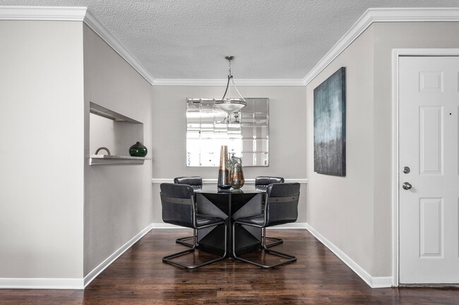 Open Dining Room with Pass Through Window - Arbors River Oaks Apartments