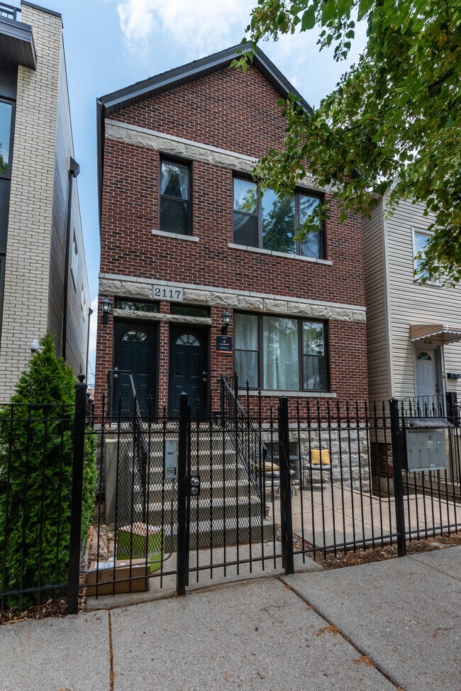 Building Photo - 2117 N Point St