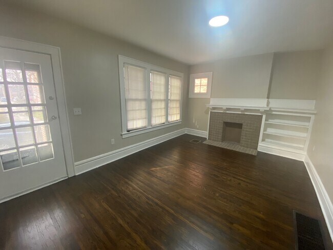 Building Photo - 640 S Champion Ave