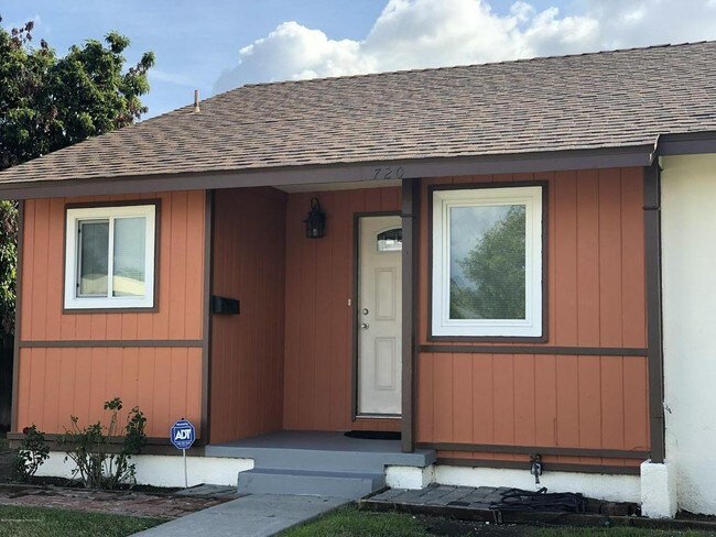 Building Photo - 720 S Glendora Ave
