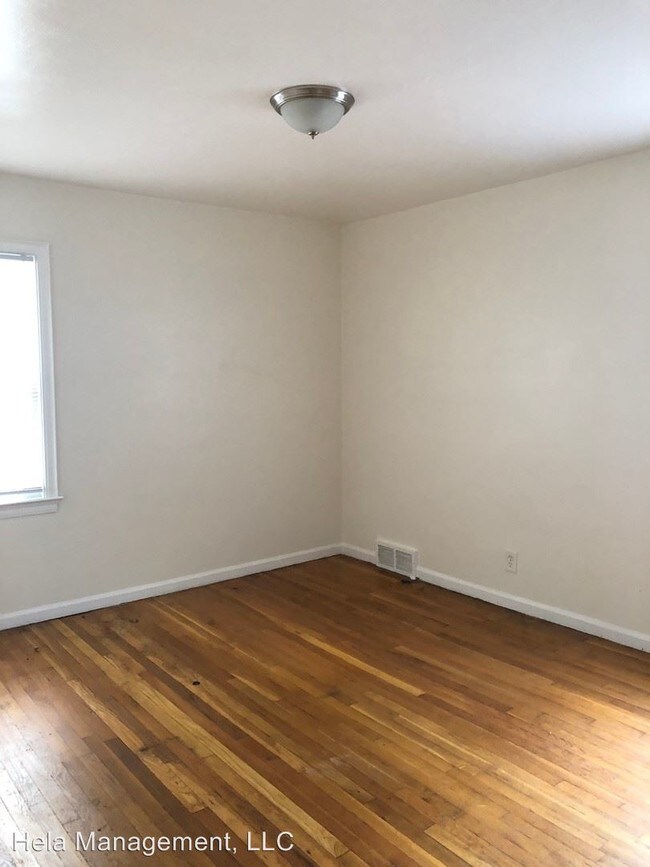 Building Photo - 3 br, 1 bath House - 7678 W. Parkway
