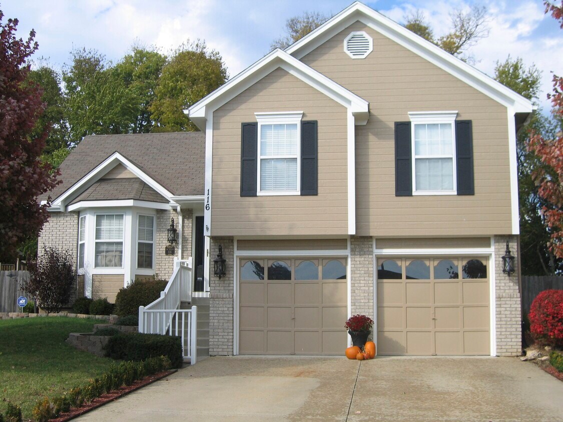 116 E Sierra Dr, Raymore, MO 64083 House Rental in Raymore, MO