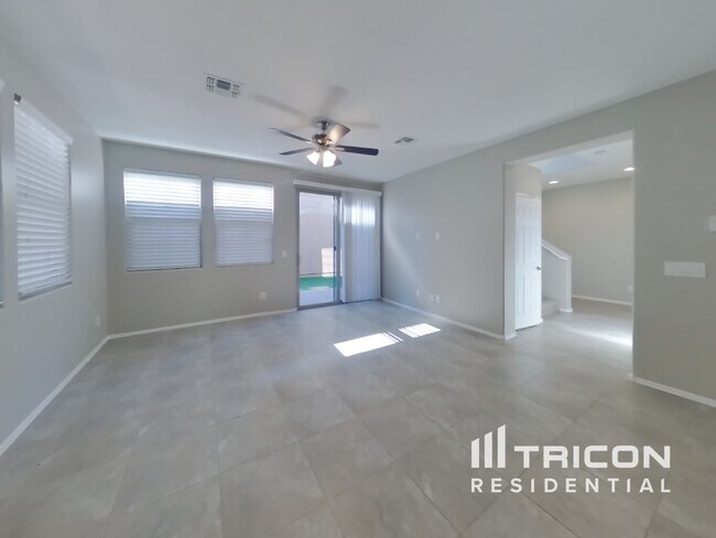 Foto del edificio - 323 N 56th Pl
