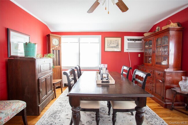 Foto del edificio - 272 Laurelton Blvd