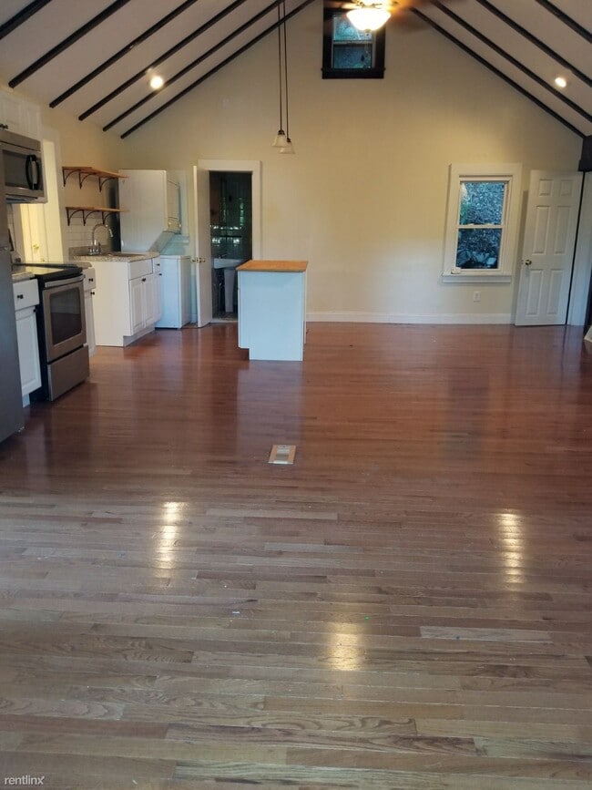 Building Photo - 2 br, 1 bath House - 2 Maiden Ln