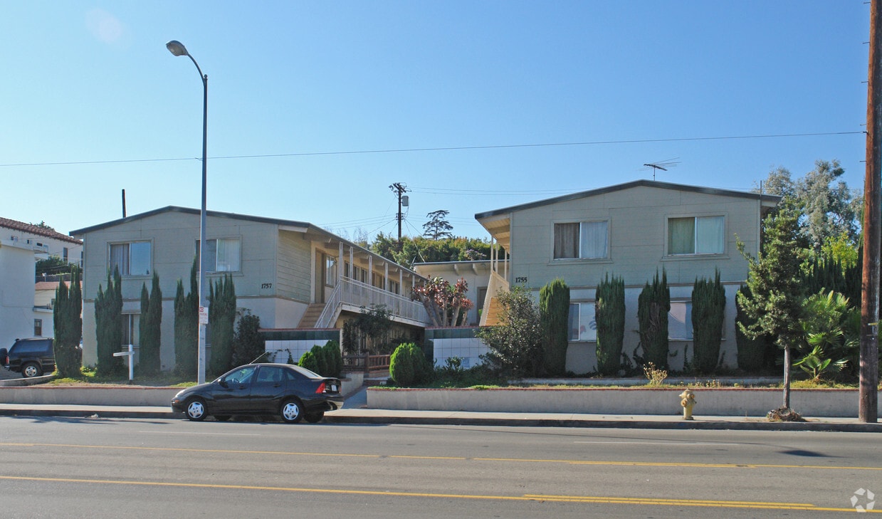 Foto del edificio - 1755 S Robertson Blvd