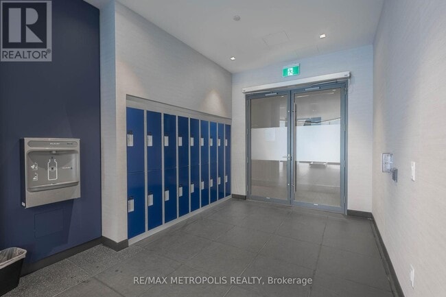 Photo du bâtiment - 2545-2545 Simcoe St N