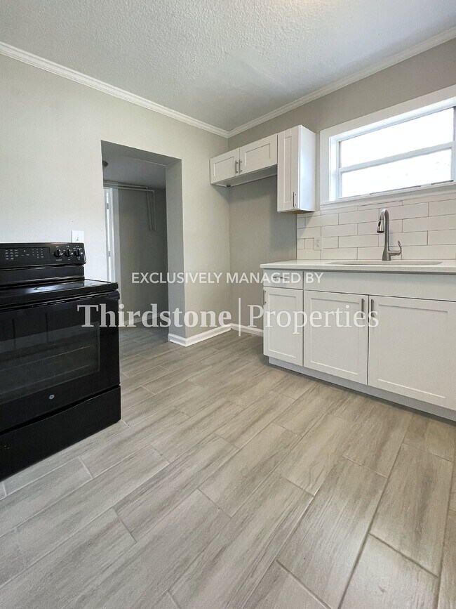Foto del edificio - 2939 W 11th St