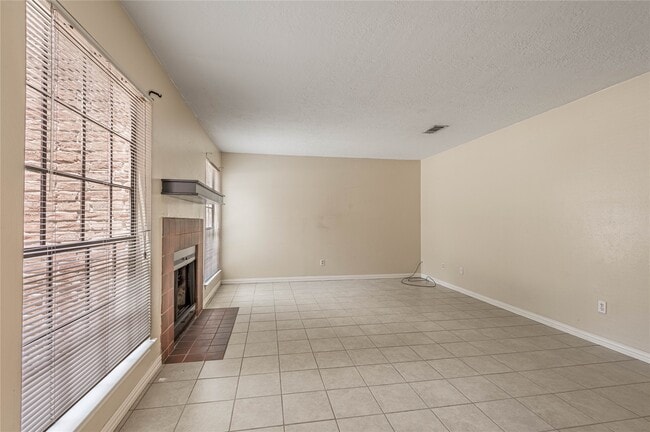 Foto del edificio - 2401 Sycamore Ave