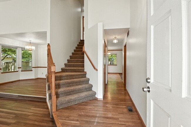 Building Photo - 3Bd/2.5Ba Kirkland Home