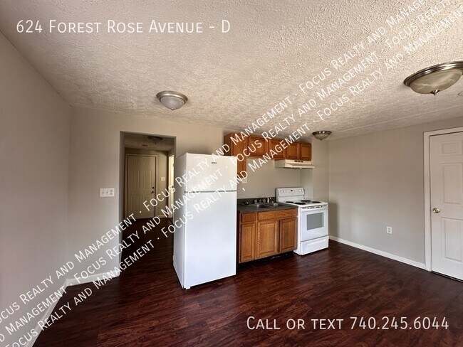 Foto del edificio - 624 Forest Rose Ave