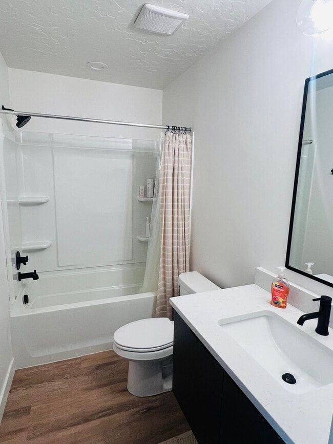 Building Photo - Beautiful new construction, modern townhom...