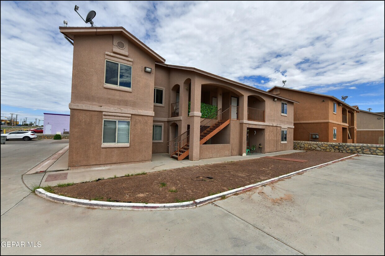 Foto principal - 3404 Blue Earth Ln
