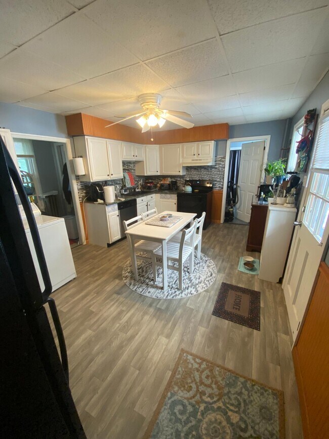 Kitchen - 2203 Jackson St