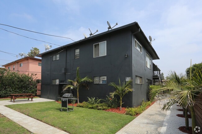 Building Photo - 10227 S 10th Ave