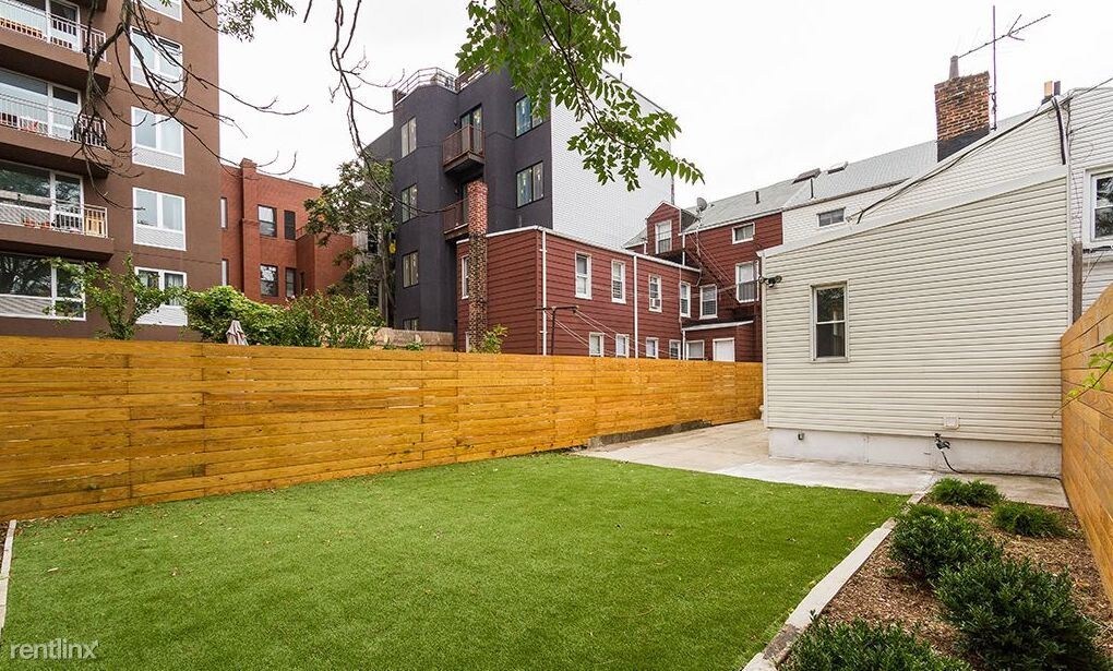 Building Photo - 211 Powers St