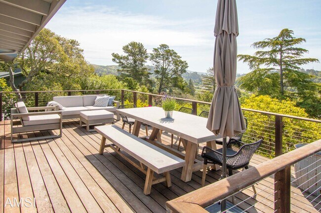 Foto del edificio - 4 br, 3 bath House - 2 Vasco Drive