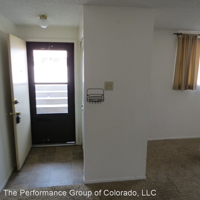 Building Photo - 2 br, 1 bath House - 3920 Devonshire Lane #C
