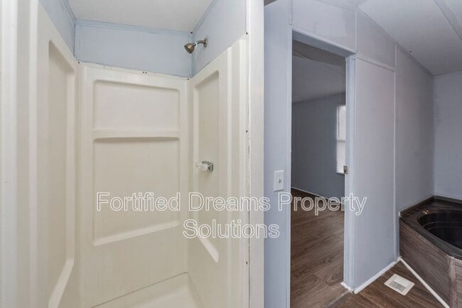 Building Photo - 886 Frye Rd