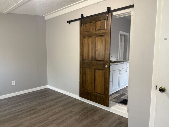 Foto del edificio - 3 Bedroom in the Farrington Grove Neighborhood