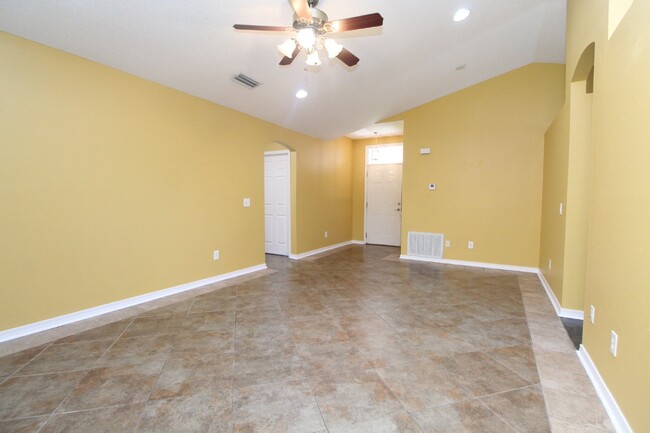 Foto del edificio - 3 / 2 brick home located off 9 Mile Rd. ~ ...