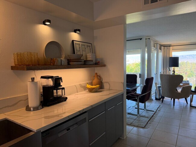 Foto del edificio - Rimcrest Mid Modern,Long Term, Unfurnished