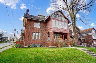 Building Photo - 2881 Observatory Ave