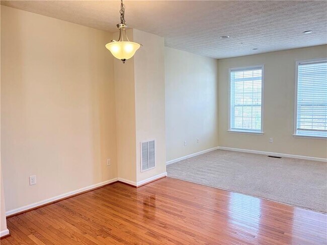 Foto del edificio - 525 Gala Dr