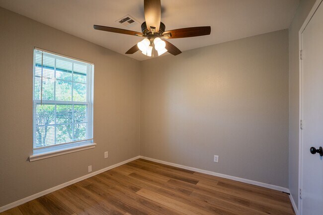 Foto del edificio - 2209 W Galveston St