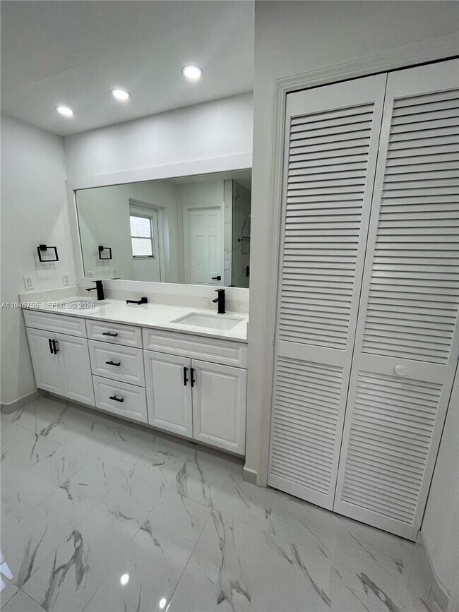 Foto del edificio - 1703 Golfside Village Dr