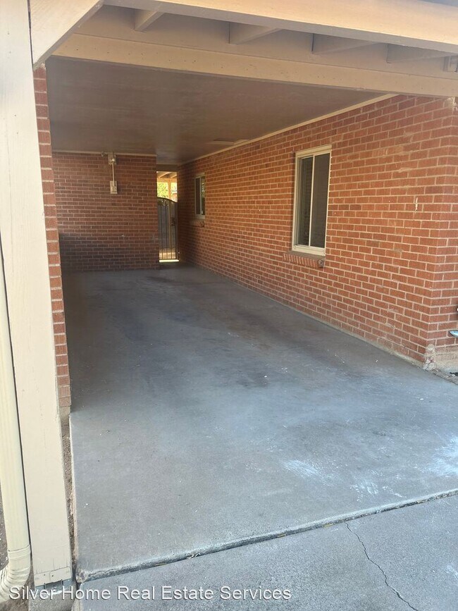 Foto del edificio - 3 br, 2 bath House - 4754 E. Adams Street